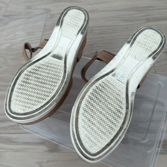 Eileen Fisher women’s Tan Wedge Sandals - Picture 3 of 5
